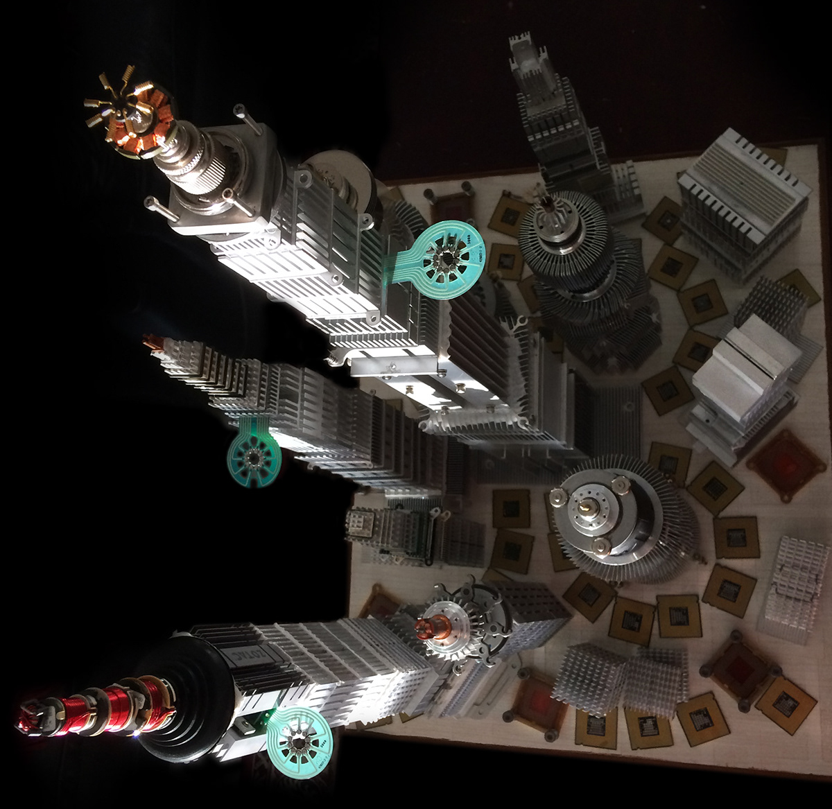 de nouvelles sculptures en recyclage d'électronique de Vishwanath Mallabadi Davangere de nouvelles sculptures en recyclage d electronique de Vishwanath Mallabadi Davangere 10 de-nouvelles-sculptures-en-recyclage-d-electronique-de-Vishwanath-Mallabadi-Davangere-10