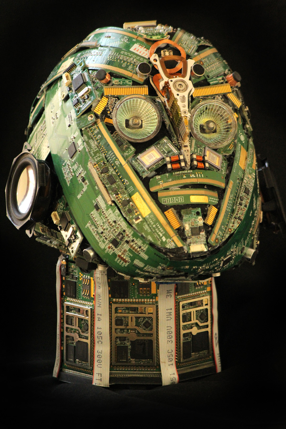 de nouvelles sculptures en recyclage d'électronique de Vishwanath Mallabadi Davangere de nouvelles sculptures en recyclage d electronique de Vishwanath Mallabadi Davangere 2 de-nouvelles-sculptures-en-recyclage-d-electronique-de-Vishwanath-Mallabadi-Davangere-2