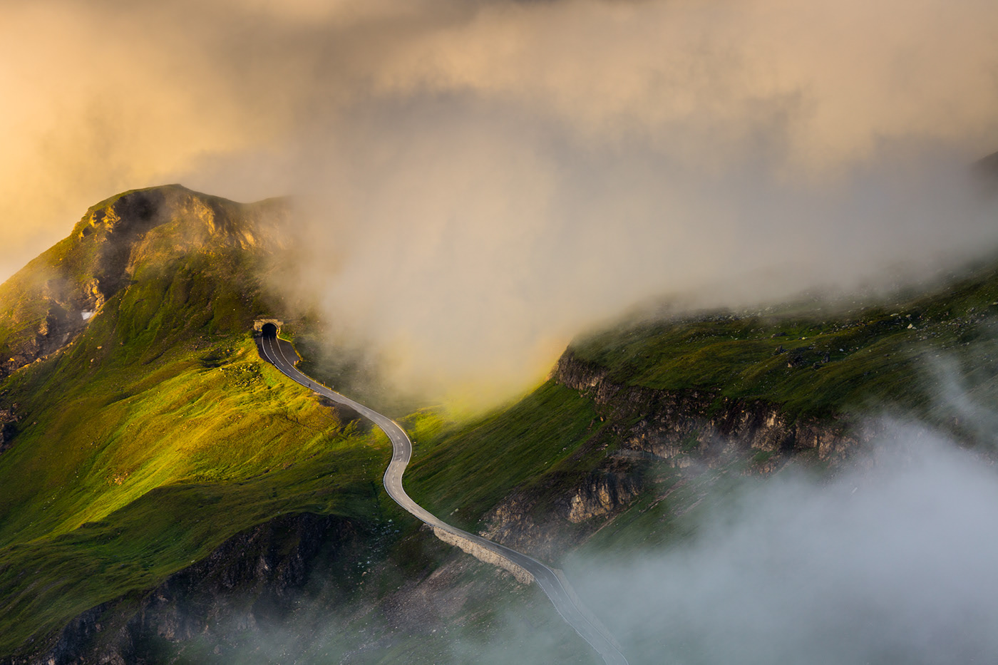 Alpines roads - des routes de montagne par Mikolaj Gospodarek Alpines roads des routes de montagne par Mikolaj Gospodarek 4 Alpines-roads-des-routes-de-montagne-par-Mikolaj-Gospodarek-4