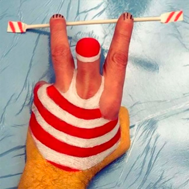 Les fabuleux personnages en body-painting de mains de Mario Mariotti Les personnages en body painting de mains de Mario Mariotti 14 Les-personnages-en-body-painting-de-mains-de-Mario-Mariotti-14