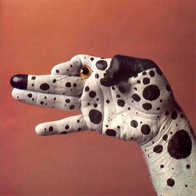 Les fabuleux personnages en body-painting de mains de Mario Mariotti Les personnages en body painting de mains de Mario Mariotti 26 Les-personnages-en-body-painting-de-mains-de-Mario-Mariotti-26
