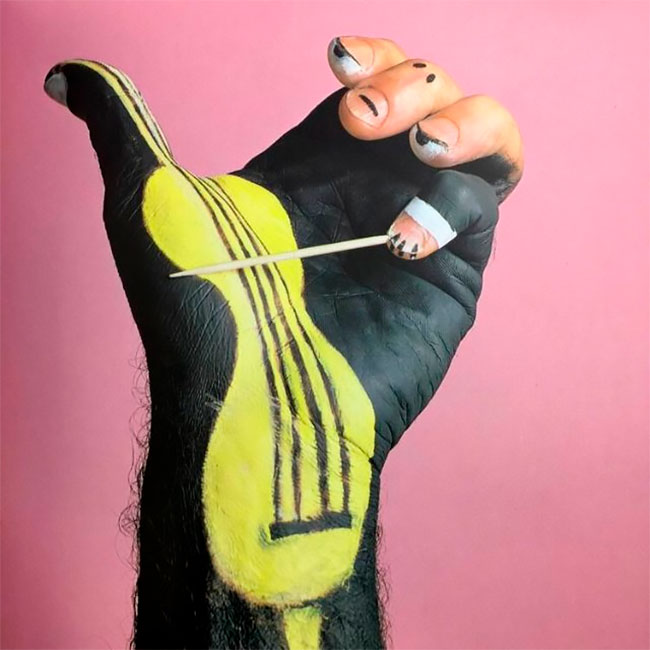 Les fabuleux personnages en body-painting de mains de Mario Mariotti Les personnages en body painting de mains de Mario Mariotti 5 Les-personnages-en-body-painting-de-mains-de-Mario-Mariotti-5