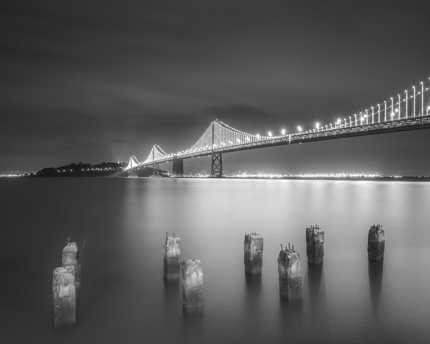 Liminality - des panoramas marins en noir et blanc et en longue exposition par Pygmalion Karatzas Liminality des panoramas marins en noir et blanc et en longue exposition par Pygmalion Karatzas 4 bay bridge san francisco Liminality-des-panoramas-marins-en-noir-et-blanc-et-en-longue-exposition-par-Pygmalion-Karatzas-4-bay-bridge-san-francisco