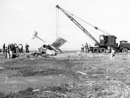 Accident du premier prototype ConvairCar en novembre 1947 Premier prototype de la Convair Model 118 accidenté près de San Diego le 18 novembre 1947