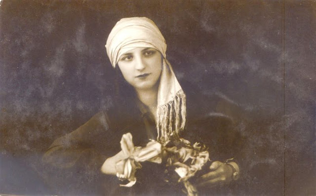 35 portraits de jeunes femmes turques dans les années 1910 à 1930 35 portraits de jeunes femmes turques dans les annees 1910 a 1930 1 35-portraits-de-jeunes-femmes-turques-dans-les-annees-1910-a-1930-1