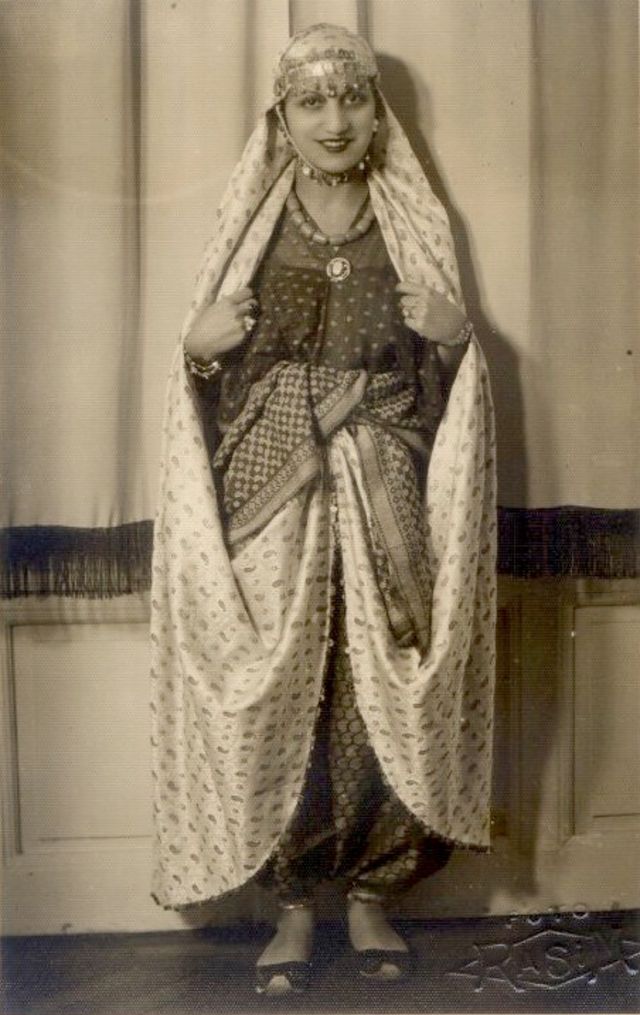35 portraits de jeunes femmes turques dans les années 1910 à 1930 35 portraits de jeunes femmes turques dans les annees 1910 a 1930 12 35-portraits-de-jeunes-femmes-turques-dans-les-annees-1910-a-1930-12