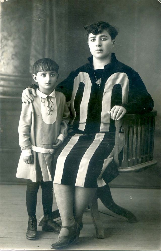35 portraits de jeunes femmes turques dans les années 1910 à 1930 35 portraits de jeunes femmes turques dans les annees 1910 a 1930 16 35-portraits-de-jeunes-femmes-turques-dans-les-annees-1910-a-1930-16