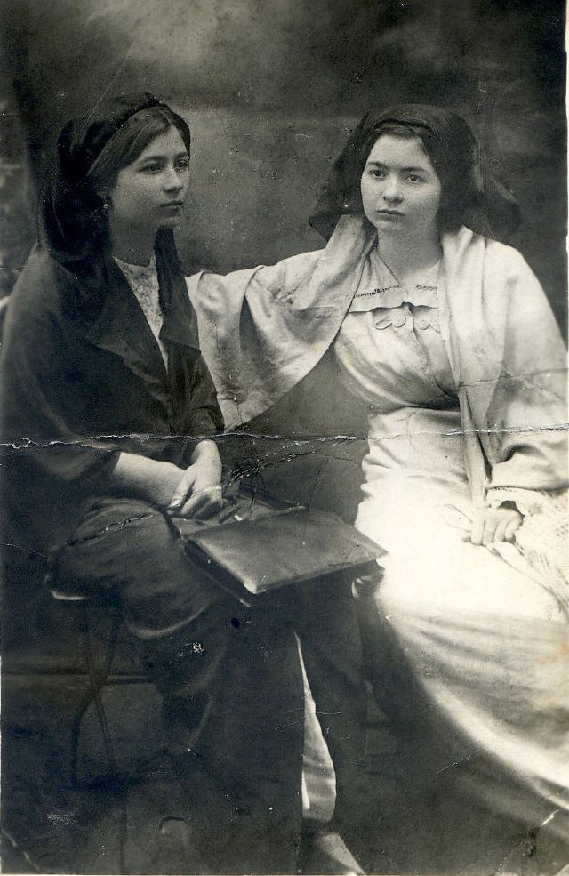 35 portraits de jeunes femmes turques dans les années 1910 à 1930 35 portraits de jeunes femmes turques dans les annees 1910 a 1930 20 35-portraits-de-jeunes-femmes-turques-dans-les-annees-1910-a-1930-20