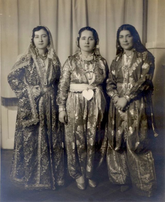 35 portraits de jeunes femmes turques dans les années 1910 à 1930 35 portraits de jeunes femmes turques dans les annees 1910 a 1930 3 35-portraits-de-jeunes-femmes-turques-dans-les-annees-1910-a-1930-3