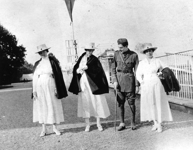 Des photos rares de Ernest Hemingway soldat en Italie durant la première guerre mondiale Des photos rares de Ernest Hemingway soldat en Italie durant la premiere guerre mondiale 10 Des-photos-rares-de-Ernest-Hemingway-soldat-en-Italie-durant-la-premiere-guerre-mondiale-10