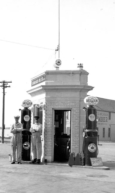 La standard oil de Detroit Lakes, la plus petite station essence du monde La standard oil de Detroit Lakes la plus petite station essence du monde 4 La-standard-oil-de-Detroit-Lakes-la-plus-petite-station-essence-du-monde-4