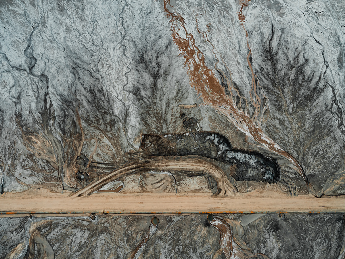 Les étangs de résidus miniers par Tom Hegen Les etangs de residus miniers par Tom Hegen 12 Les-etangs-de-residus-miniers-par-Tom-Hegen-12