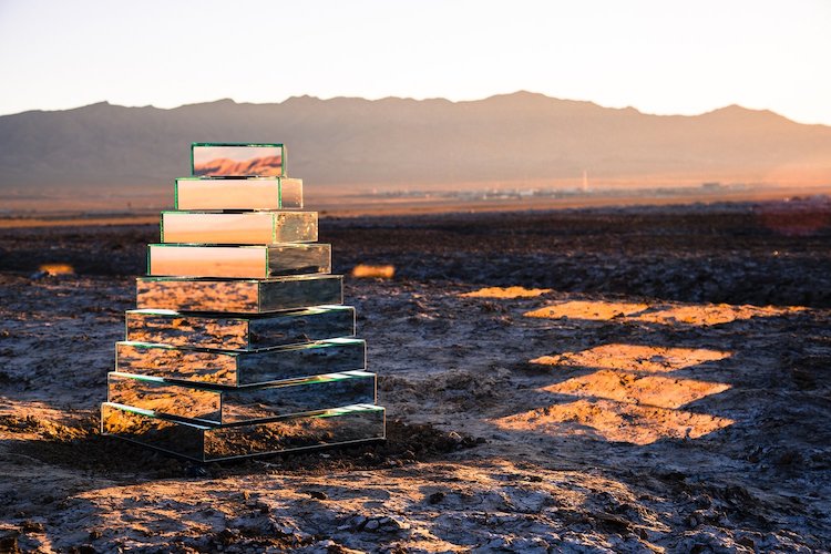 Les installations de miroirs de Shirin Abedinirad Les installations de miroirs de Shirin Abedinirad 5 babel Les-installations-de-miroirs-de-Shirin-Abedinirad-5-babel