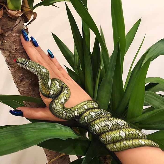 Les spectaculaires illusions en body painting de bras et de jambes de Mimi Choi Les spectaculaires illusions en body painting de Mimi Choi 3 Les-spectaculaires-illusions-en-body-painting-de-Mimi-Choi-3