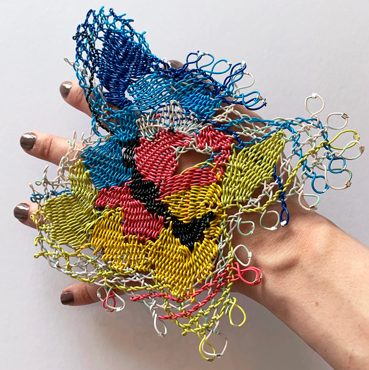 des robes de dentelle de fils électriques par Alexandra Sipa des robes de dentelle de fils electriques par Alexandra Sipa 5 des-robes-de-dentelle-de-fils-electriques-par-Alexandra-Sipa-5