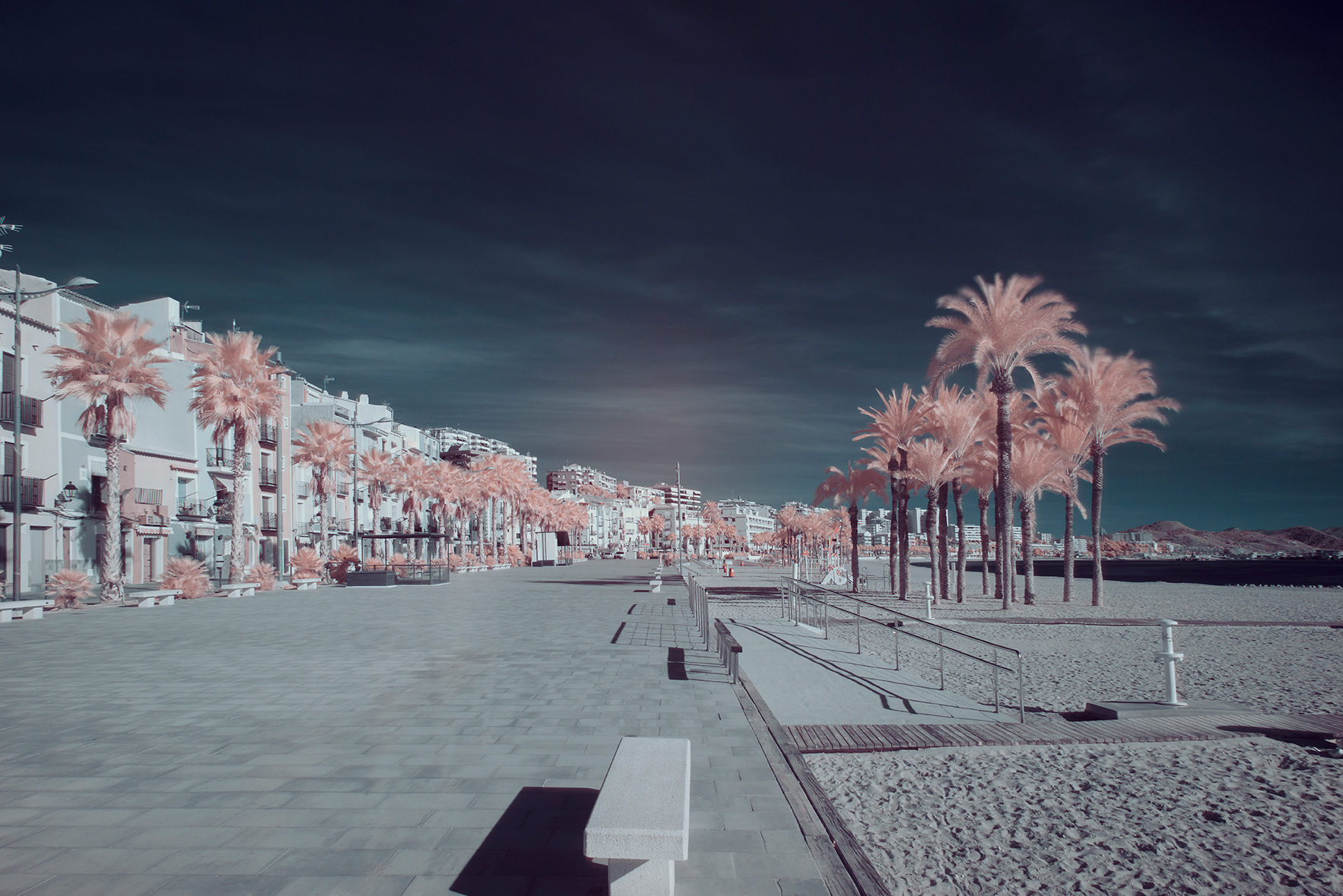 Alicante en infrarouge par Andrés Gallardo Albajar Alicante en infrarouge par Andres Gallardo Albajar 4 Alicante-en-infrarouge-par-Andres-Gallardo-Albajar-4