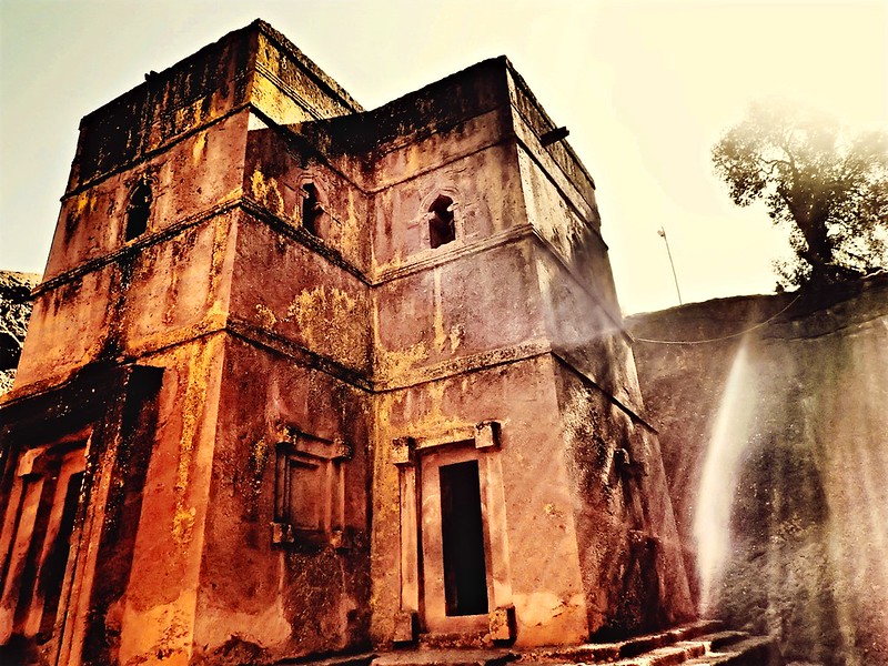 Bét Giyorgis - l'étonnante église Saint George de Lalibela en Ethiopie Bet Giyorgis l etonnante eglise Saint George de Lalibela en Ethiopie 9 Bet-Giyorgis-l-etonnante-eglise-Saint-George-de-Lalibela-en-Ethiopie-9