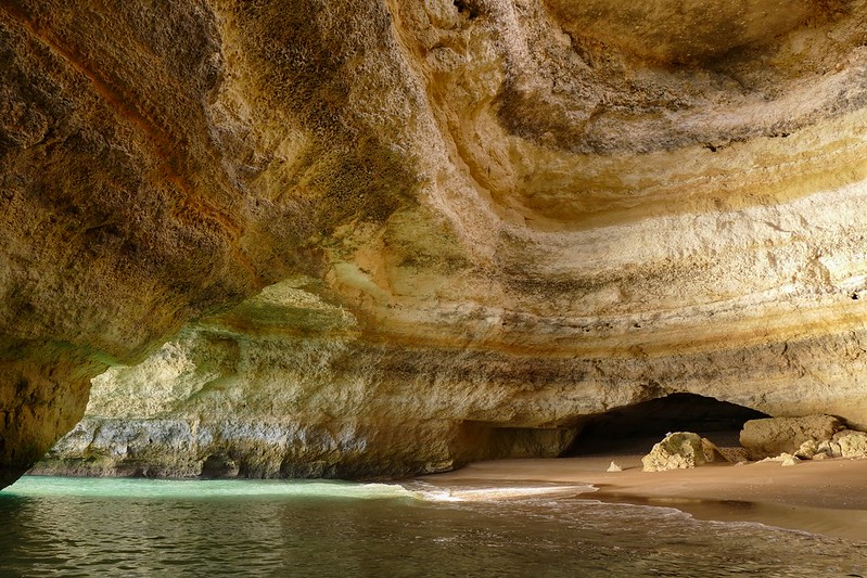 l'algar de Benagil ou grotte de Benagil, emblême de l'Algarve du Portugal l algar de Benagil ou grotte de Benagil embleme de l Algarve du Portugal 7 l-algar-de-Benagil-ou-grotte-de-Benagil-embleme-de-l-Algarve-du-Portugal-7