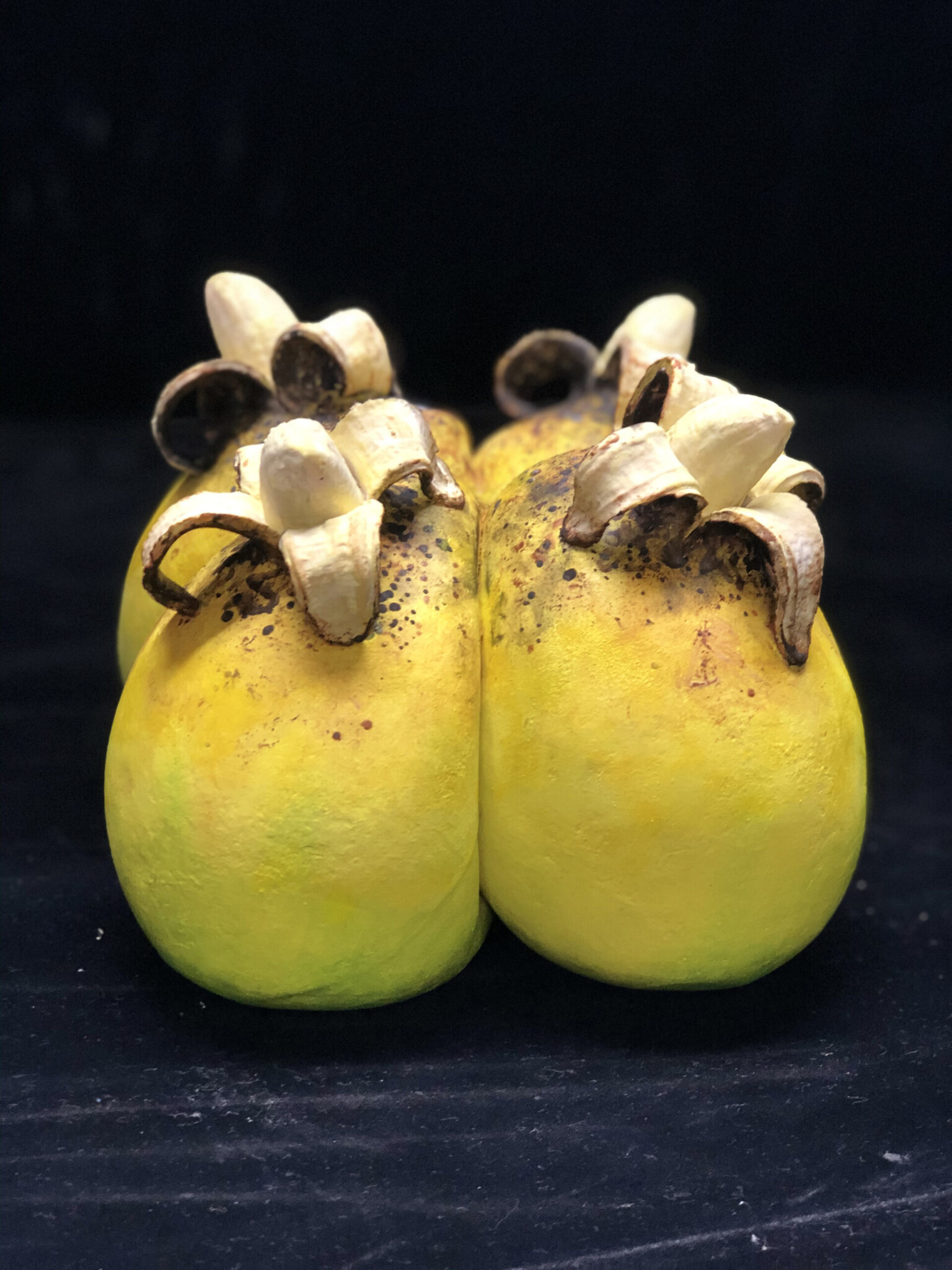 Les sculptures bananes en céramique de Koji Kasatani Les sculptures bananes en ceramique de Koji Kasatani 2 Les-sculptures-bananes-en-ceramique-de-Koji-Kasatani-2