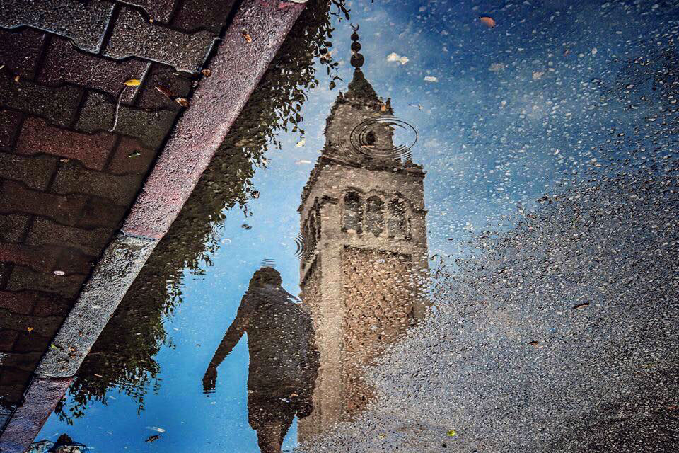 Parallel Worlds - le monde dans des reflets de flaque par Skander Khlif Parallel Worlds le monde dans des reflets de flaque par Skander Khlif 1 Parallel-Worlds-le-monde-dans-des-reflets-de-flaque-par-Skander-Khlif-1