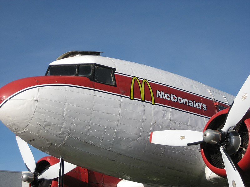 Un Mc Donald's dans un avion à Taupo en Nouvelle Zélande Un Mc Donald s dans un avion a Taupo en Nouvelle Zelande 3 Un-Mc-Donald-s-dans-un-avion-a-Taupo-en-Nouvelle-Zelande-3