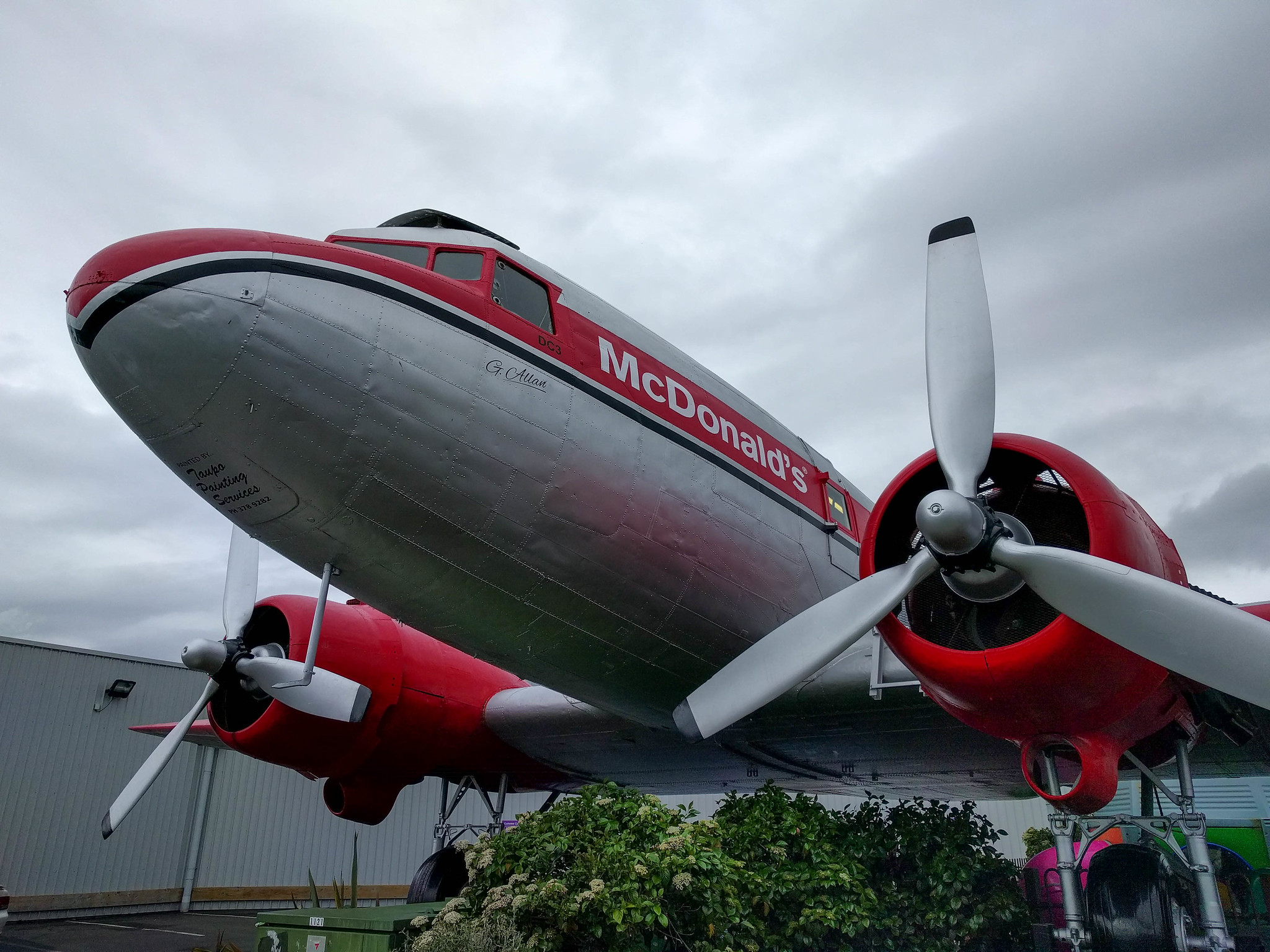 Un Mc Donald's dans un avion à Taupo en Nouvelle Zélande Un Mc Donald s dans un avion a Taupo en Nouvelle Zelande 4 Un-Mc-Donald-s-dans-un-avion-a-Taupo-en-Nouvelle-Zelande-4
