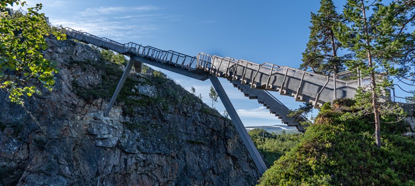 Vøringsfossen en Norvège : la spectaculaire passerelle-escalier au-dessus de la cascade un monumental pont en escalier au dessus de la cascade de voringsfossen video 3 un-monumental-pont-en-escalier-au-dessus-de-la-cascade-de-voringsfossen-video-3