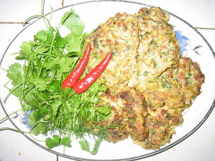 Chả rươi - l'omelette aux vers de sable du Vietnam Cha ruoi l omelette aux vers de sable du Vietnam 2 Cha-ruoi-l-omelette-aux-vers-de-sable-du-Vietnam-2