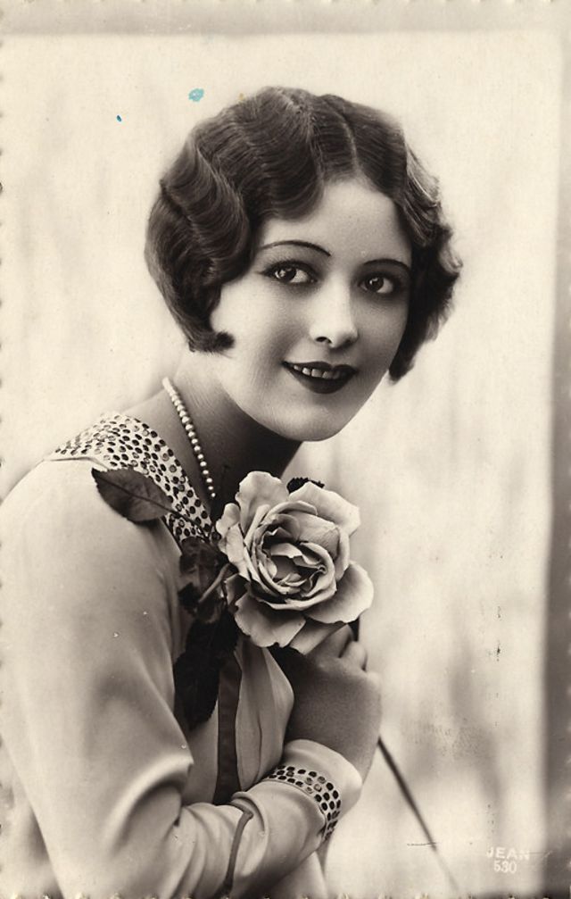 Le Marcelling - les coiffures marcellées aux ondes Marcel des années 1920 Le Marcelling les coiffures marcellees aux ondes Marcel des annees 1920 10 Le-Marcelling-les-coiffures-marcellees-aux-ondes-Marcel-des-annees-1920-10