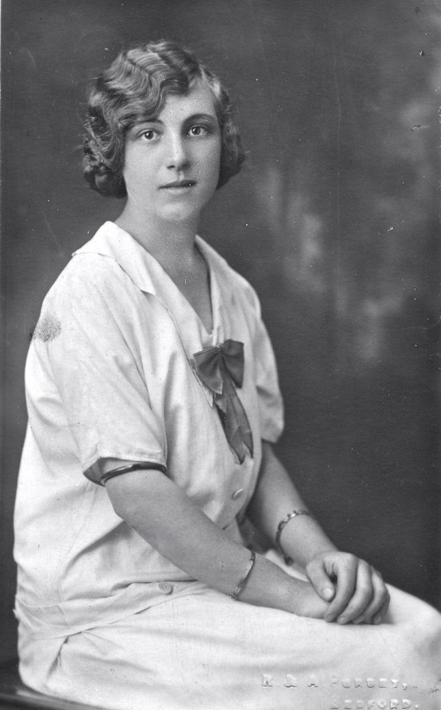 Le Marcelling - les coiffures marcellées aux ondes Marcel des années 1920 Le Marcelling les coiffures marcellees aux ondes Marcel des annees 1920 14 Le-Marcelling-les-coiffures-marcellees-aux-ondes-Marcel-des-annees-1920-14