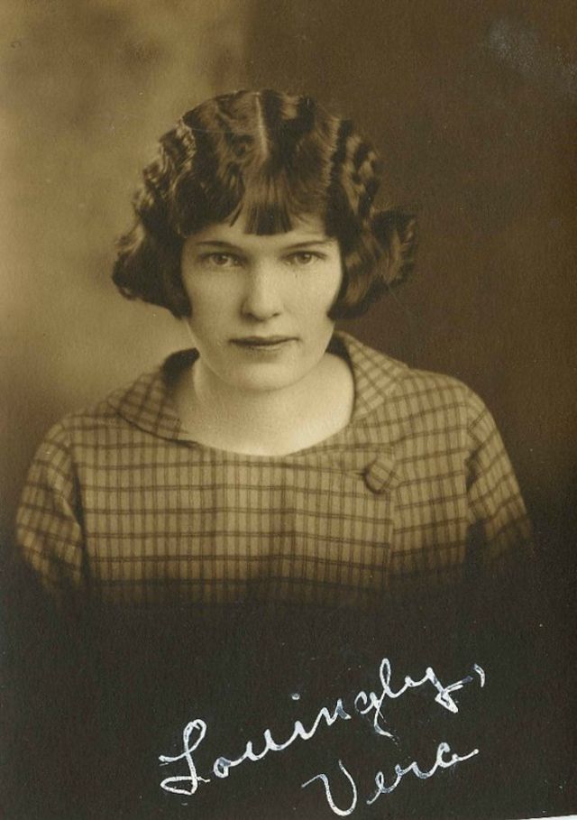 Le Marcelling - les coiffures marcellées aux ondes Marcel des années 1920 Le Marcelling les coiffures marcellees aux ondes Marcel des annees 1920 16 Le-Marcelling-les-coiffures-marcellees-aux-ondes-Marcel-des-annees-1920-16