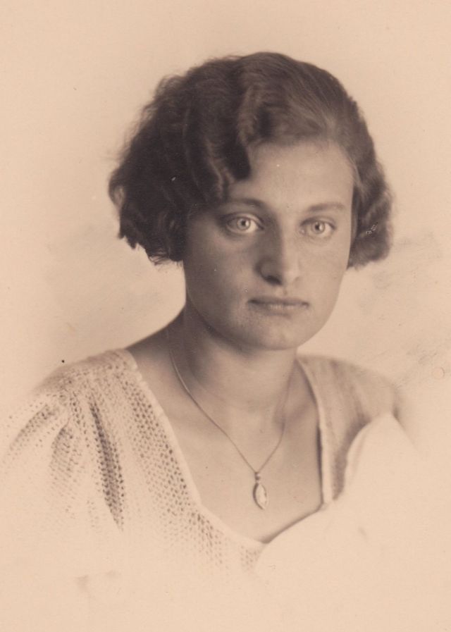 Le Marcelling - les coiffures marcellées aux ondes Marcel des années 1920 Le Marcelling les coiffures marcellees aux ondes Marcel des annees 1920 17 Le-Marcelling-les-coiffures-marcellees-aux-ondes-Marcel-des-annees-1920-17