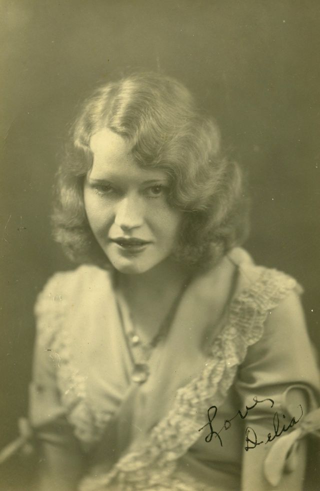 Le Marcelling - les coiffures marcellées aux ondes Marcel des années 1920 Le Marcelling les coiffures marcellees aux ondes Marcel des annees 1920 20 Le-Marcelling-les-coiffures-marcellees-aux-ondes-Marcel-des-annees-1920-20