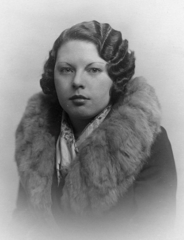 Le Marcelling - les coiffures marcellées aux ondes Marcel des années 1920 Le Marcelling les coiffures marcellees aux ondes Marcel des annees 1920 22 Le-Marcelling-les-coiffures-marcellees-aux-ondes-Marcel-des-annees-1920-22