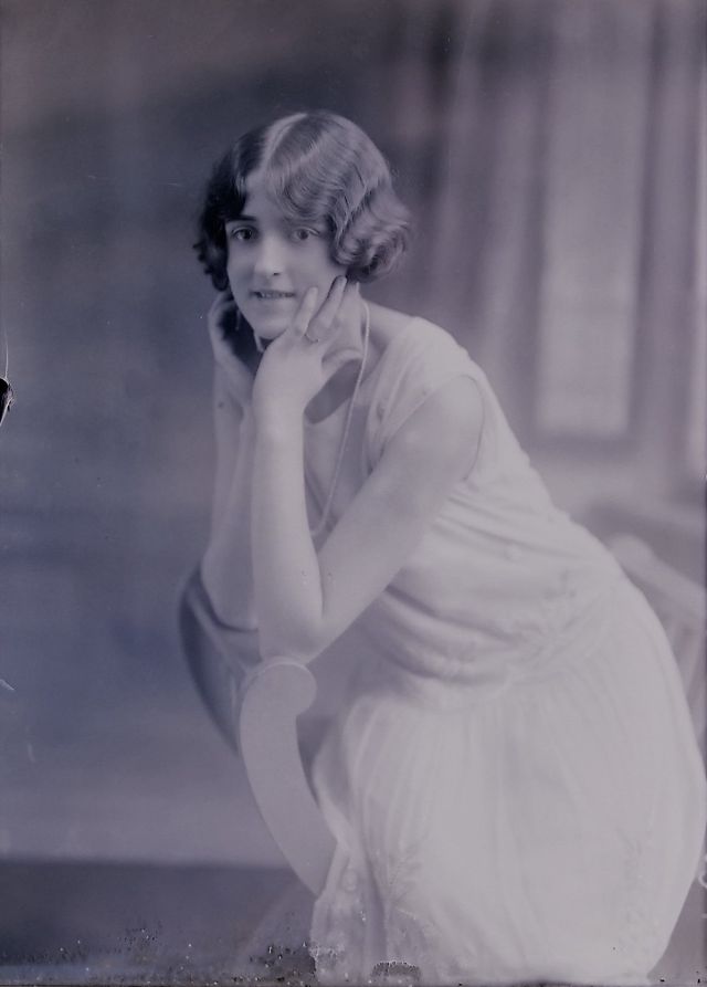 Le Marcelling - les coiffures marcellées aux ondes Marcel des années 1920 Le Marcelling les coiffures marcellees aux ondes Marcel des annees 1920 24 Le-Marcelling-les-coiffures-marcellees-aux-ondes-Marcel-des-annees-1920-24