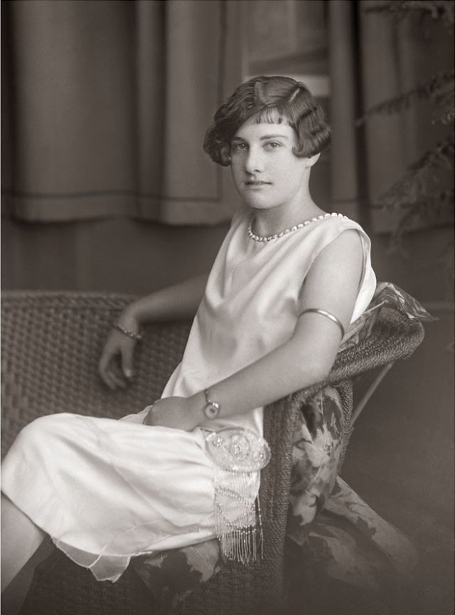 Le Marcelling - les coiffures marcellées aux ondes Marcel des années 1920 Le Marcelling les coiffures marcellees aux ondes Marcel des annees 1920 28 Le-Marcelling-les-coiffures-marcellees-aux-ondes-Marcel-des-annees-1920-28