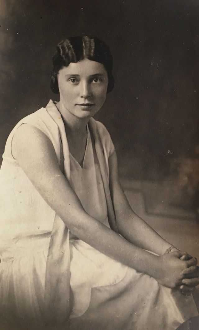 Le Marcelling - les coiffures marcellées aux ondes Marcel des années 1920 Le Marcelling les coiffures marcellees aux ondes Marcel des annees 1920 29 Le-Marcelling-les-coiffures-marcellees-aux-ondes-Marcel-des-annees-1920-29