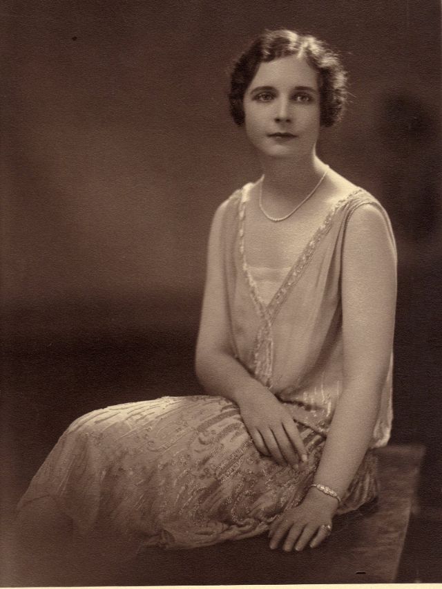 Le Marcelling - les coiffures marcellées aux ondes Marcel des années 1920 Le Marcelling les coiffures marcellees aux ondes Marcel des annees 1920 6 Le-Marcelling-les-coiffures-marcellees-aux-ondes-Marcel-des-annees-1920-6