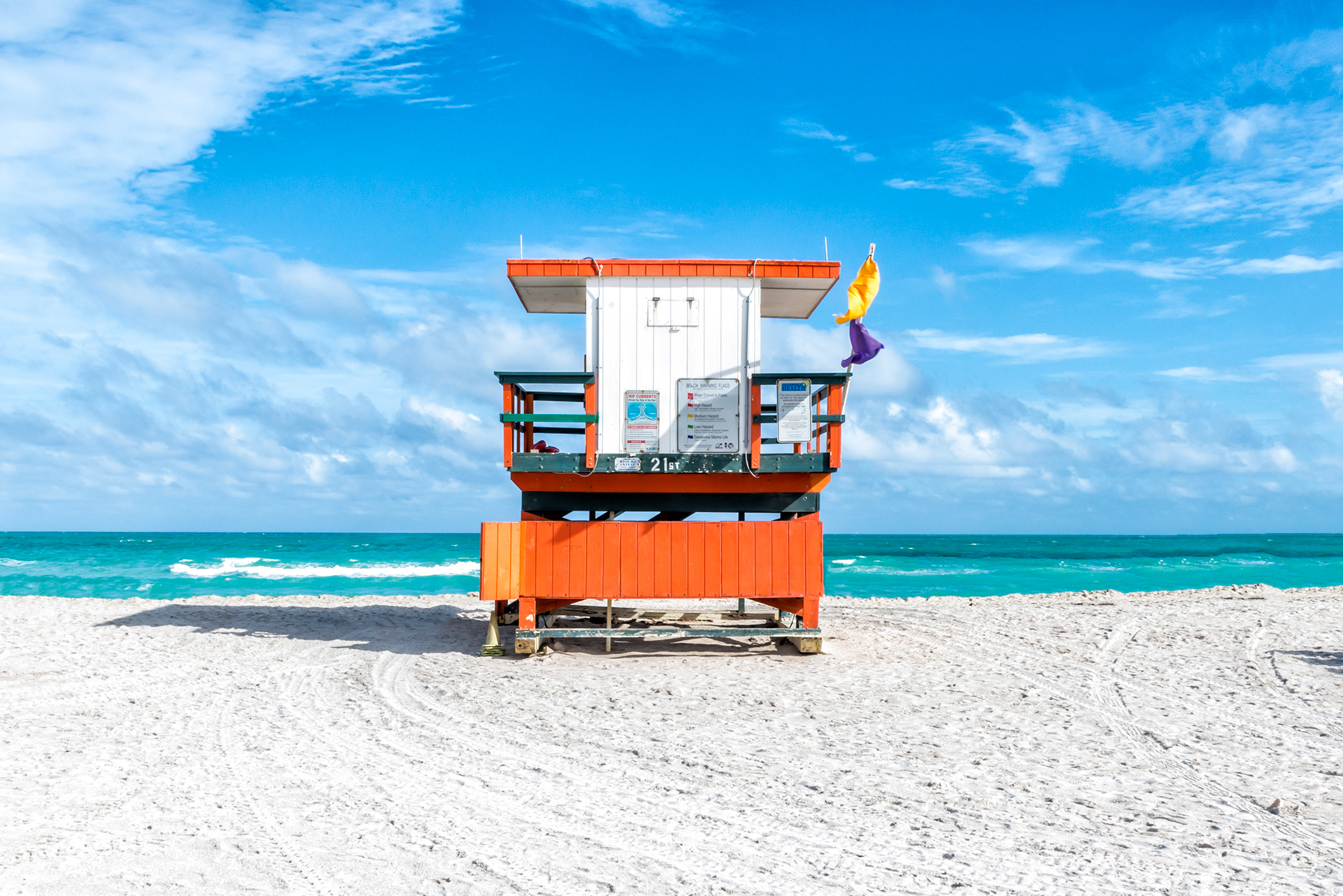 Les cabanes de sauveteurs de South Beach par Richard Silver Les cabanes de sauveteurs de South Beach par Richard Silver 11 Les-cabanes-de-sauveteurs-de-South-Beach-par-Richard-Silver-11