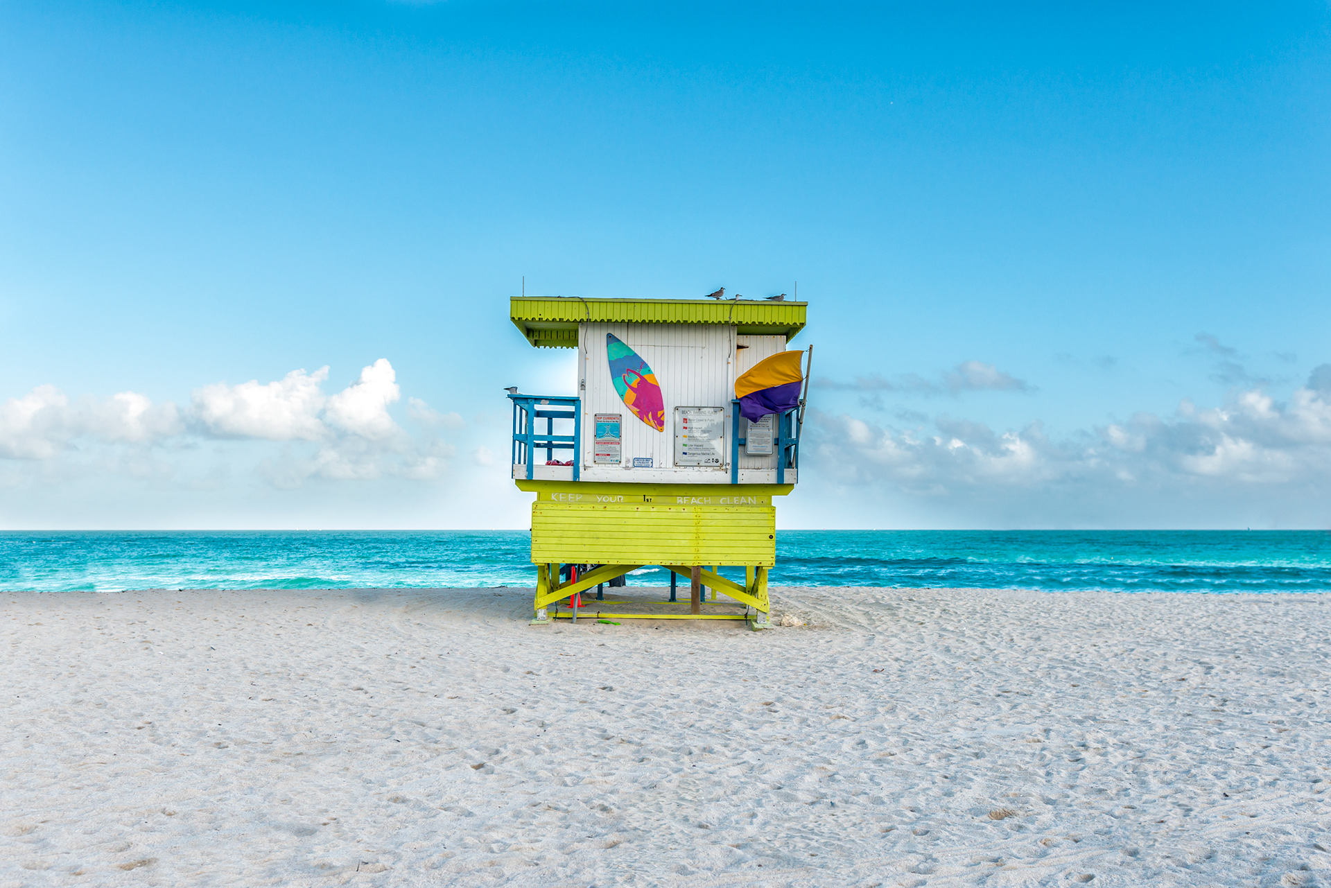 Les cabanes de sauveteurs de South Beach par Richard Silver Les cabanes de sauveteurs de South Beach par Richard Silver 13 Les-cabanes-de-sauveteurs-de-South-Beach-par-Richard-Silver-13