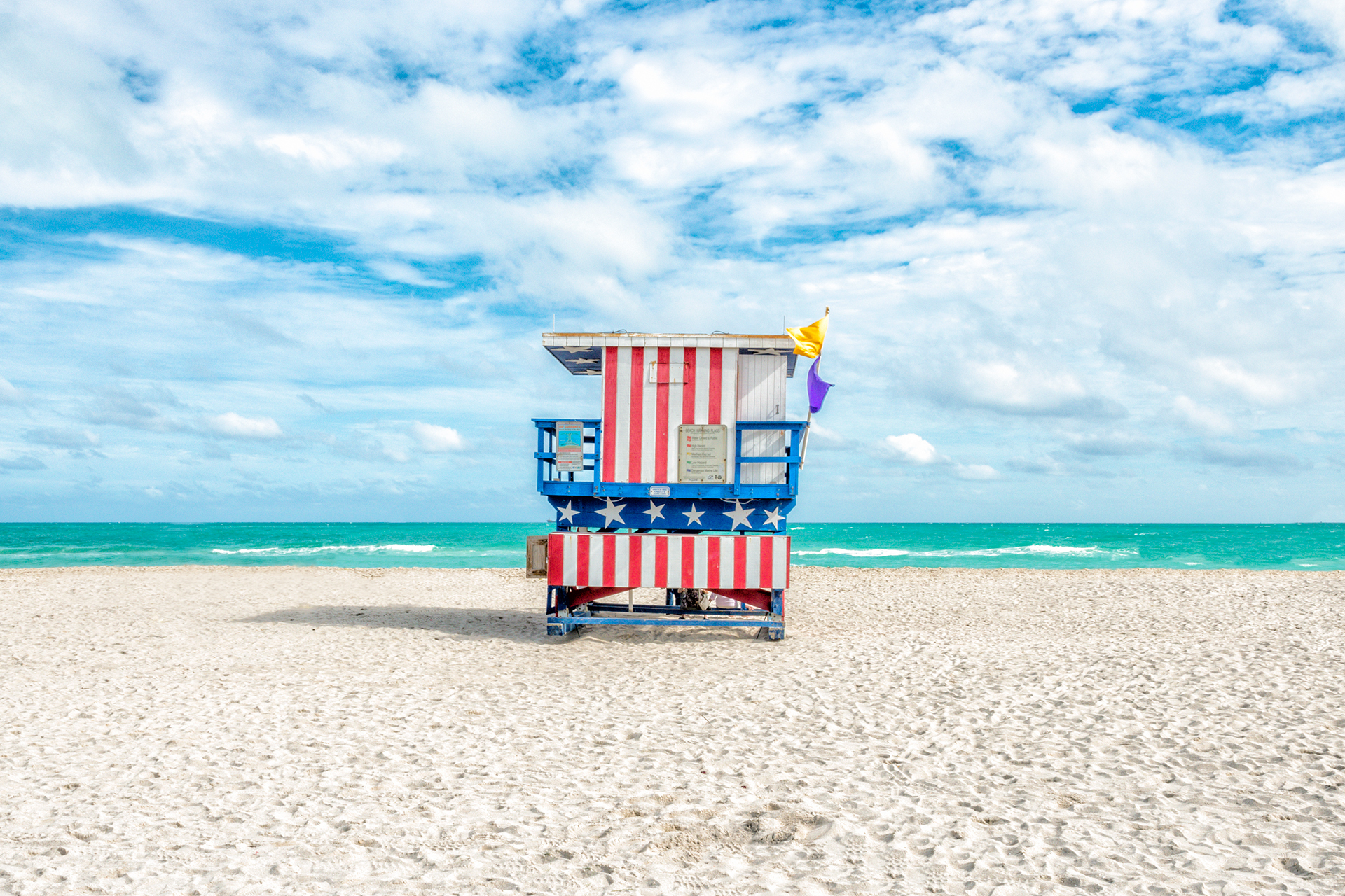 Les cabanes de sauveteurs de South Beach par Richard Silver Les cabanes de sauveteurs de South Beach par Richard Silver 14 Les-cabanes-de-sauveteurs-de-South-Beach-par-Richard-Silver-14