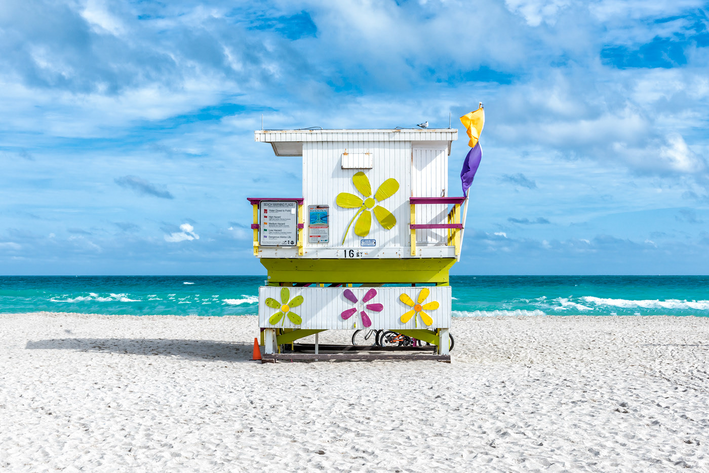 Les cabanes de sauveteurs de South Beach par Richard Silver Les cabanes de sauveteurs de South Beach par Richard Silver 9 Les-cabanes-de-sauveteurs-de-South-Beach-par-Richard-Silver-9