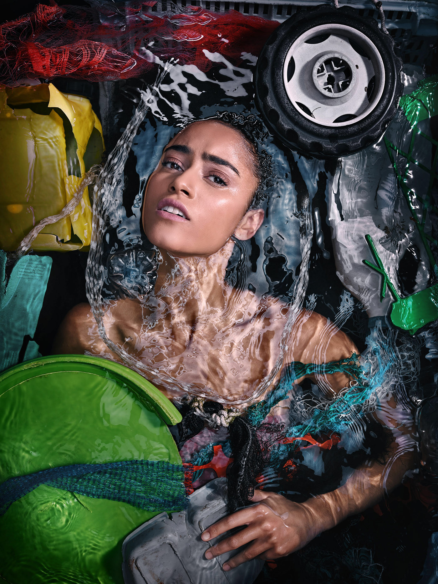 Plastic ocean - des portraits de visages dans l'eau entourés de déchets plastiques par Staudinger + Franke Plastic ocean des portraits de visages dans l eau entoures de dechets plastiques par Staudinger Franke 4 Plastic-ocean-des-portraits-de-visages-dans-l-eau-entoures-de-dechets-plastiques-par-Staudinger-Franke-4