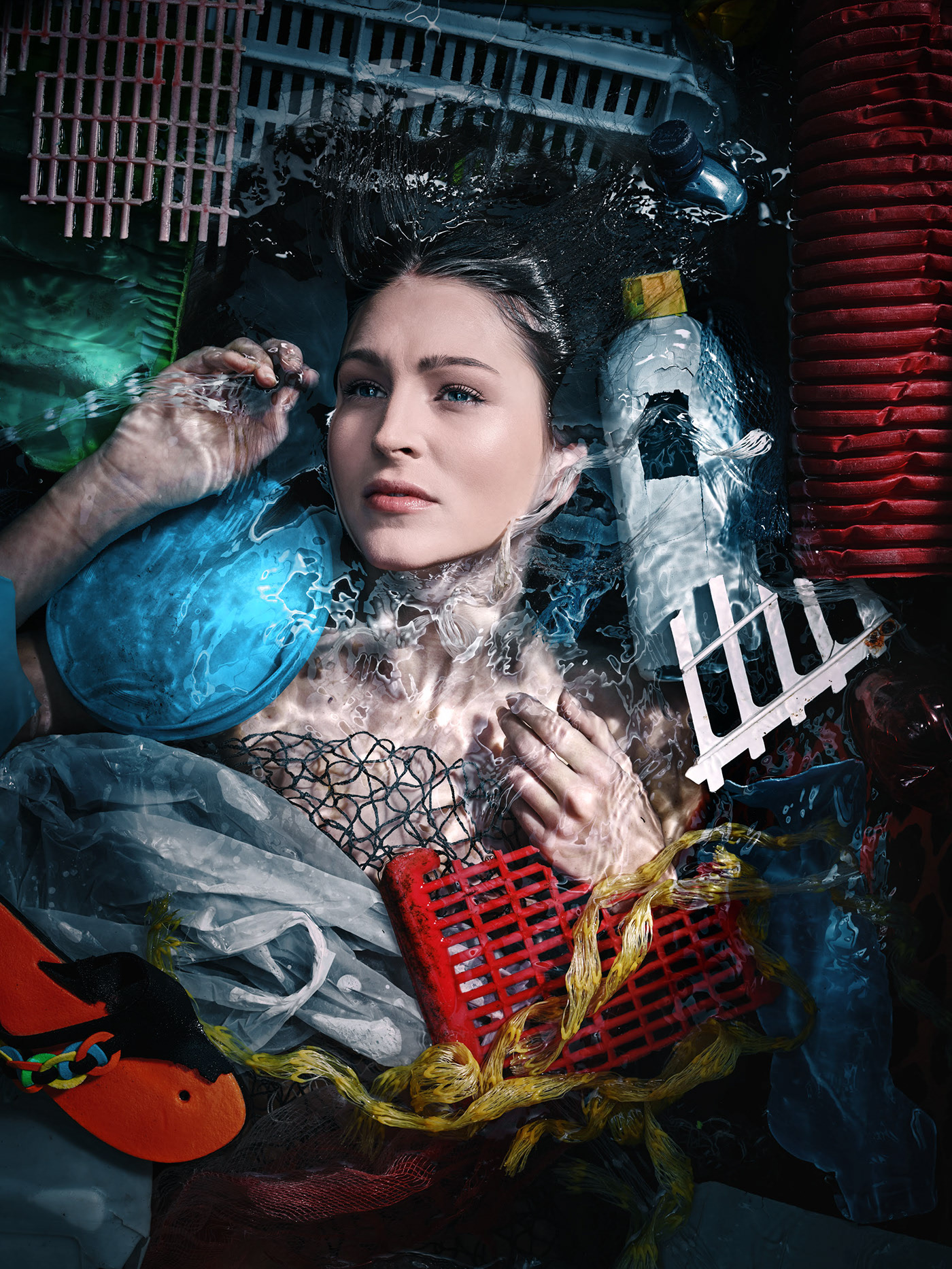 Plastic ocean - des portraits de visages dans l'eau entourés de déchets plastiques par Staudinger + Franke Plastic ocean des portraits de visages dans l eau entoures de dechets plastiques par Staudinger Franke 8 Plastic-ocean-des-portraits-de-visages-dans-l-eau-entoures-de-dechets-plastiques-par-Staudinger-Franke-8