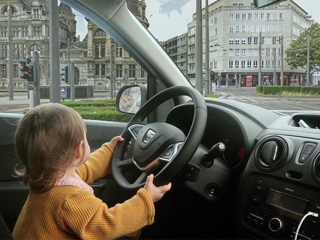 Quand un papa photoshop bébé dans des situations dangereuses Quand un papa photoshop bebe dans des situations dangereuses 17 Quand-un-papa-photoshop-bebe-dans-des-situations-dangereuses-17