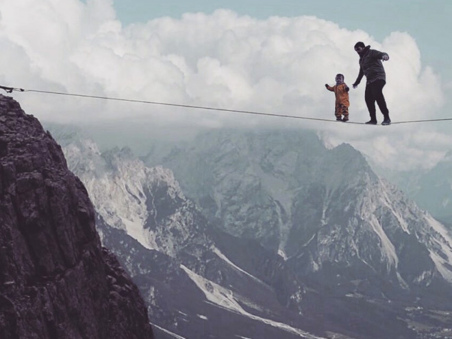 Quand un papa photoshop bébé dans des situations dangereuses Quand un papa photoshop bebe dans des situations dangereuses 18 Quand-un-papa-photoshop-bebe-dans-des-situations-dangereuses-18