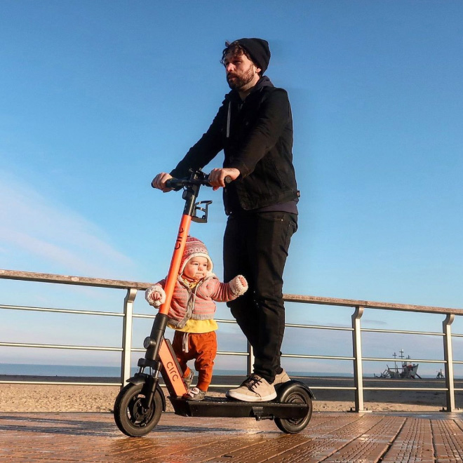 Quand un papa photoshop bébé dans des situations dangereuses Quand un papa photoshop bebe dans des situations dangereuses 4 Quand-un-papa-photoshop-bebe-dans-des-situations-dangereuses-4