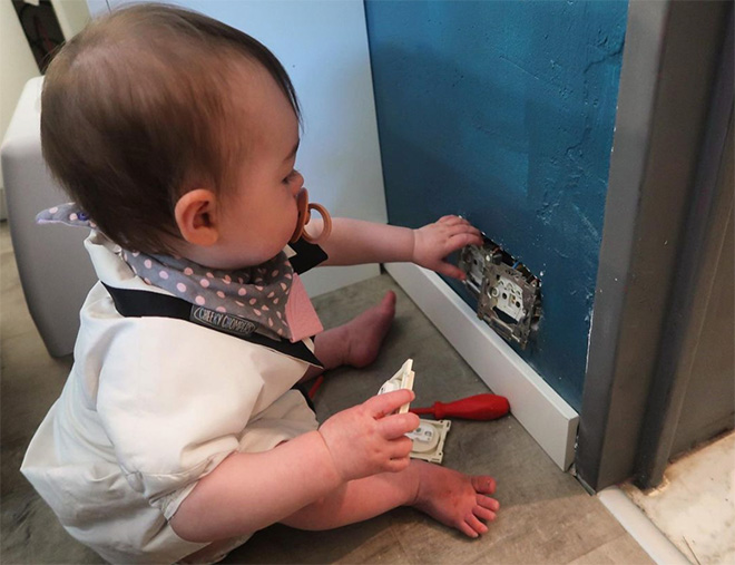 Quand un papa photoshop bébé dans des situations dangereuses Quand un papa photoshop bebe dans des situations dangereuses 8 Quand-un-papa-photoshop-bebe-dans-des-situations-dangereuses-8