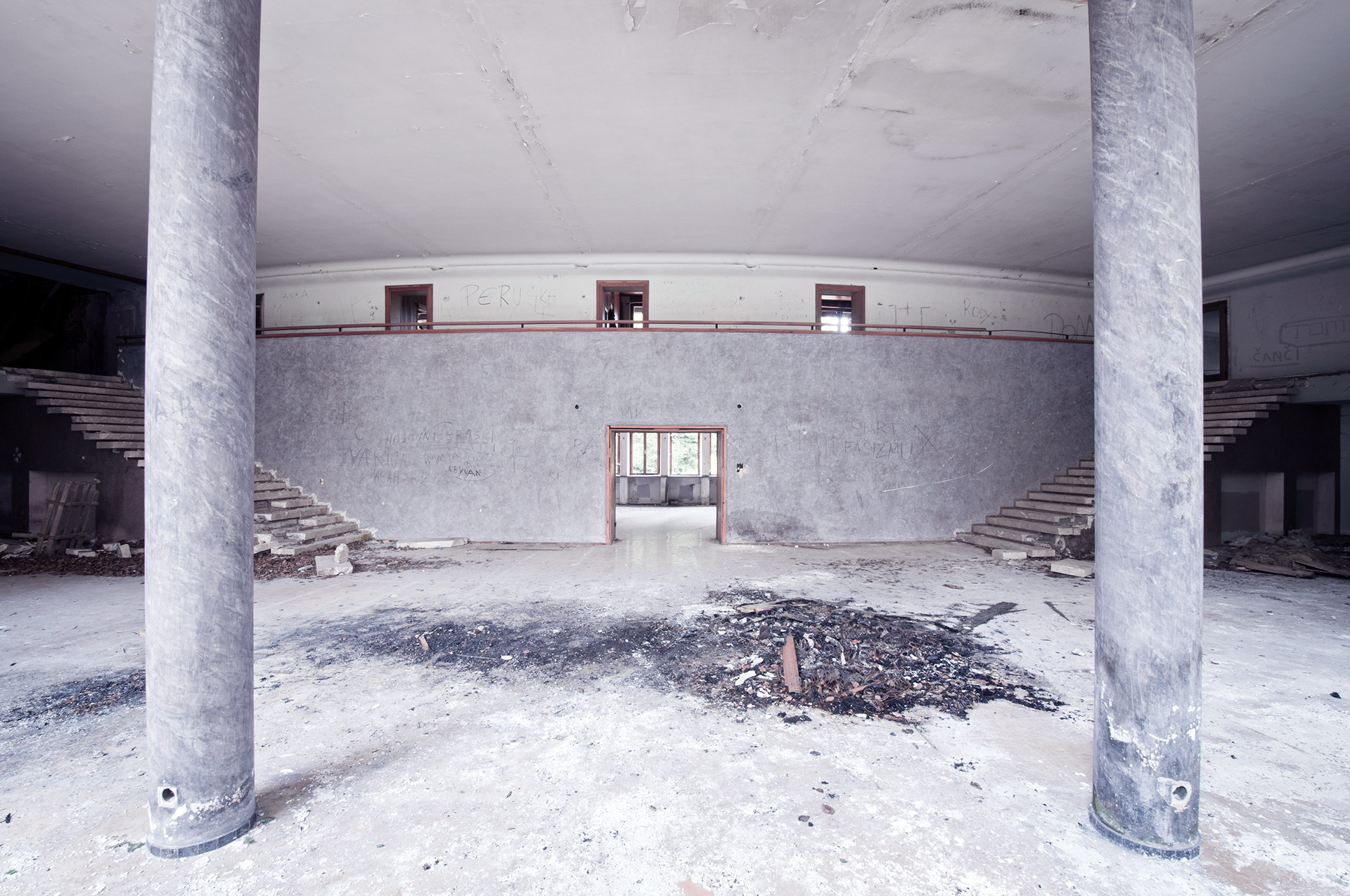 You were not there... urbex et mondes parallèles par Øystein Sture Aspelund You were not there urbex et mondes paralleles par oystein Sture Aspelund 8 You-were-not-there-urbex-et-mondes-paralleles-par-oystein-Sture-Aspelund-8