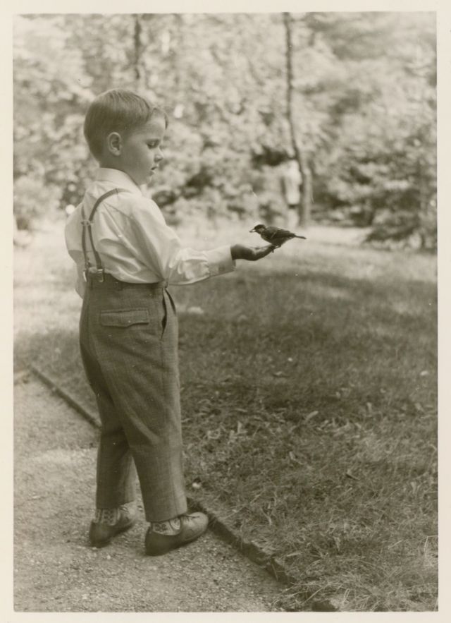 26 délicieux clichés vintage de l'amitié entre des enfants et des animaux 26 delicieux cliches vintage de l amitie entre des enfants et des animaux 17 26-delicieux-cliches-vintage-de-l-amitie-entre-des-enfants-et-des-animaux-17